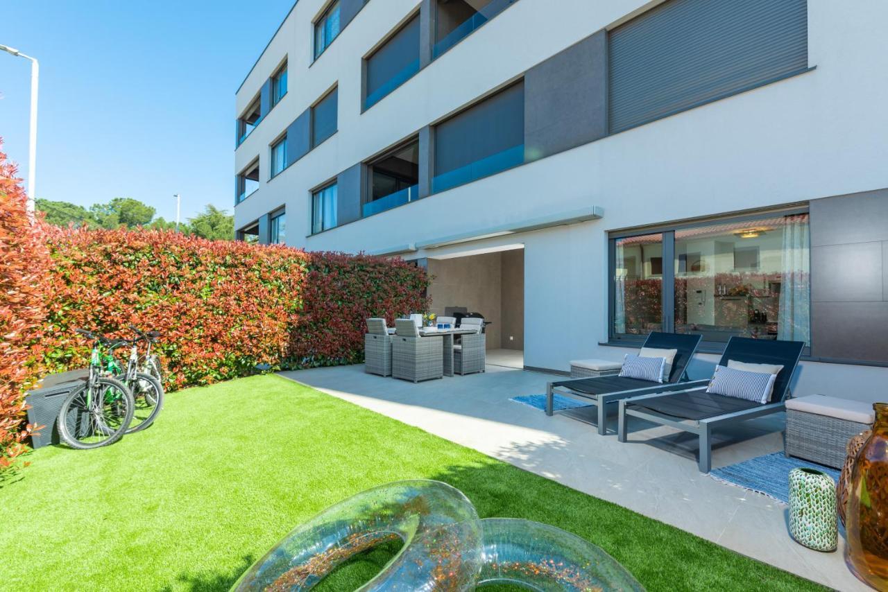 Luxury New Apartment With Private Garden Near The Beach! Porec Esterno foto