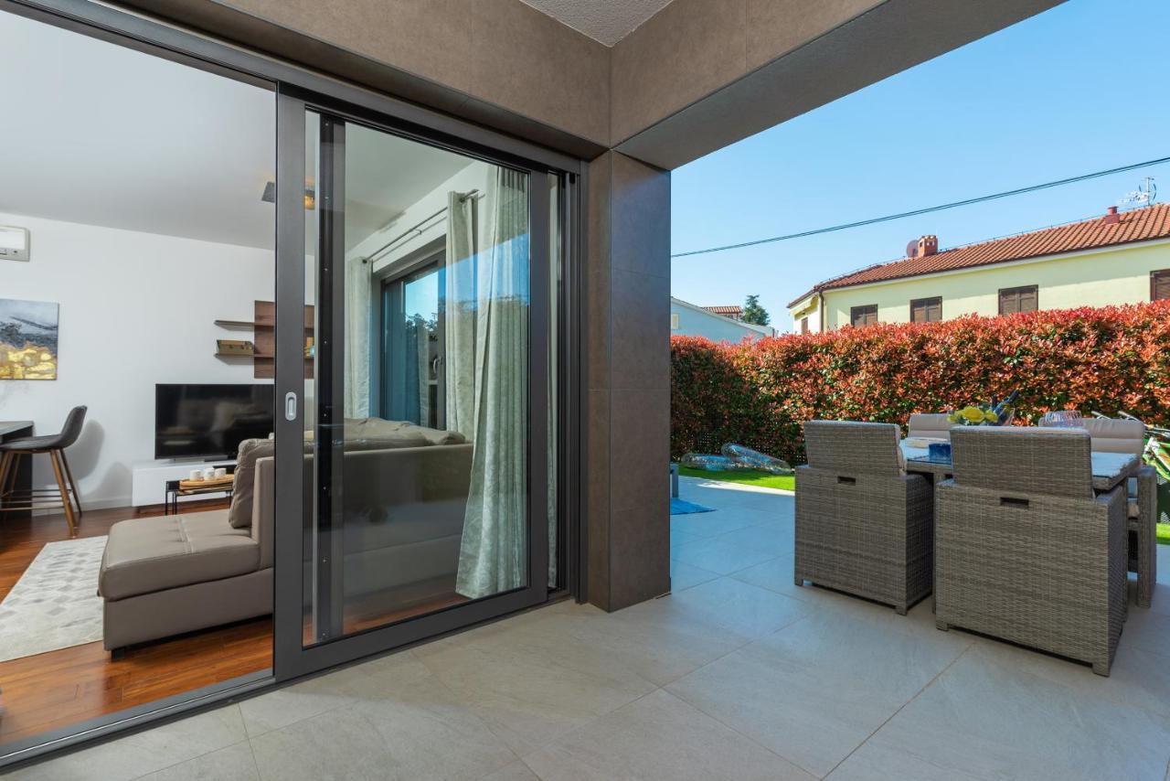 Luxury New Apartment With Private Garden Near The Beach! Porec Esterno foto